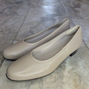 NEW SAS Regina Pumps (women's 8N)